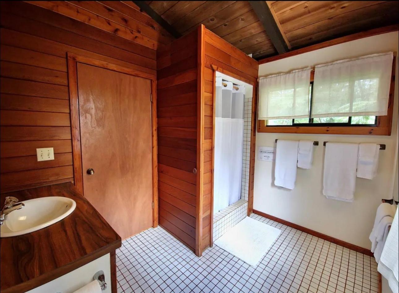 The Pacifica Inn Волкейно Екстериор снимка