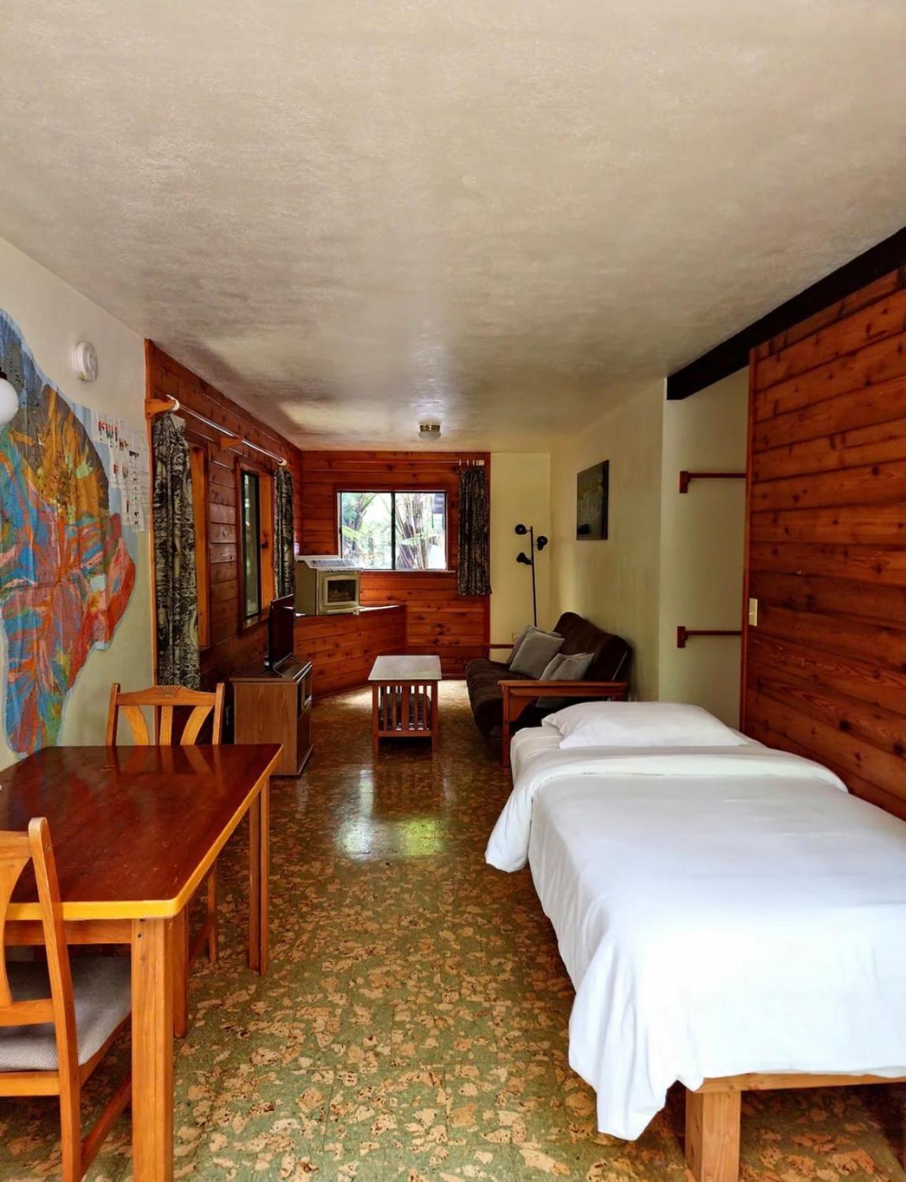 The Pacifica Inn Волкейно Екстериор снимка