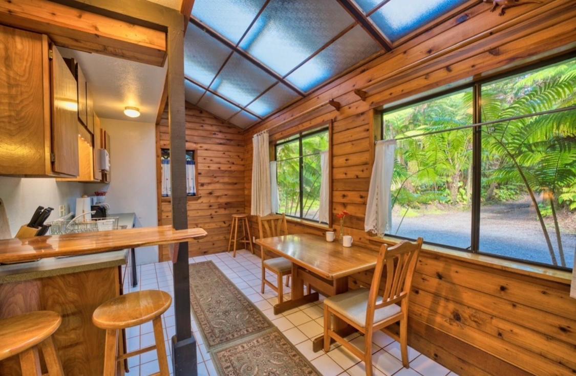The Pacifica Inn Волкейно Екстериор снимка